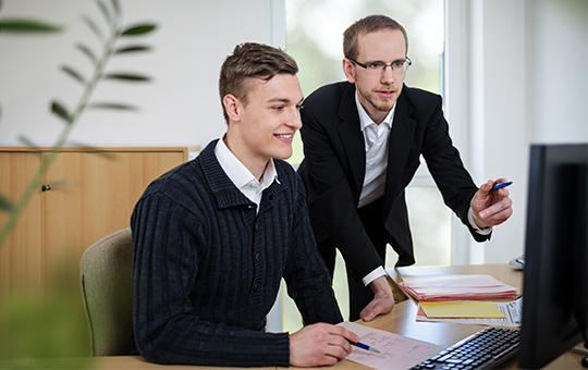 industriekaufmann-industriekauffrau-ausbildung-salvana-industriekaufleute