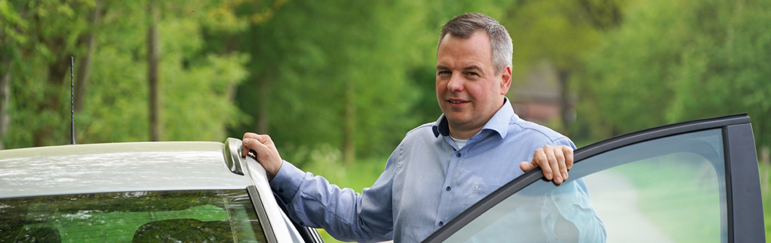 mitarbeiter-aussendienst-salvana-auto-beratung-vertrieb-futtermittel-vertrieb